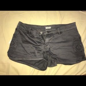 New Roxy gray shorts with cute detail on sides